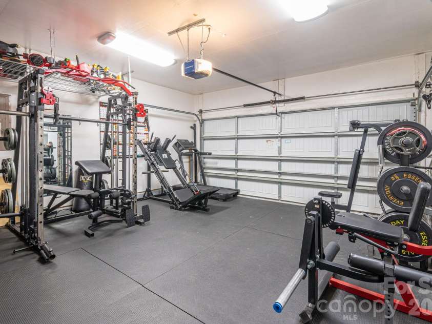 9012 Avery Meadows Drive, Charlotte, NC 28216.  MLS# CAR4426885, YatesRealty ID 57018. 