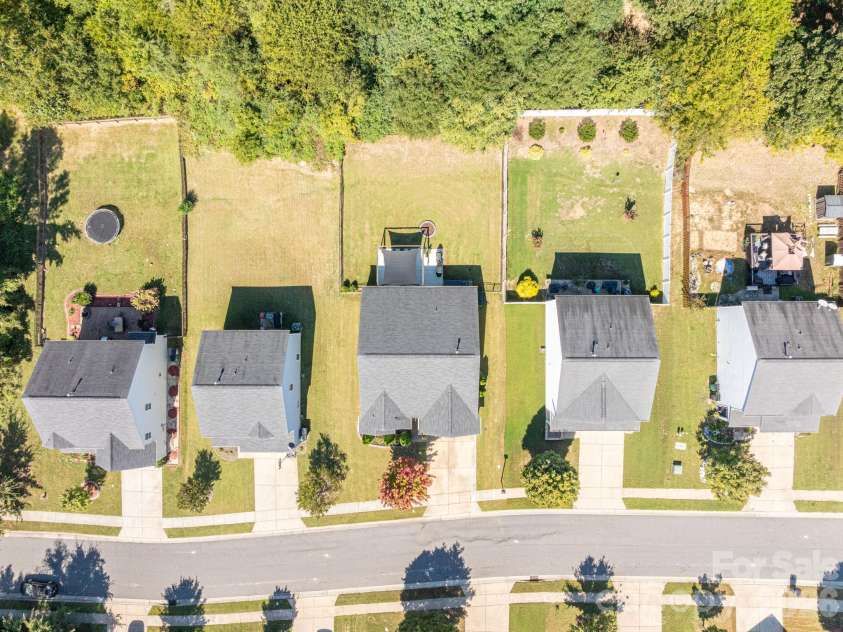 9012 Avery Meadows Drive, Charlotte, NC 28216.  MLS# CAR4426885, YatesRealty ID 57018. 