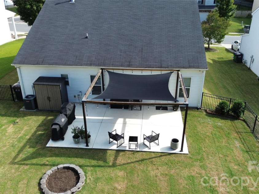 9012 Avery Meadows Drive, Charlotte, NC 28216.  MLS# CAR4426885, YatesRealty ID 57018. 