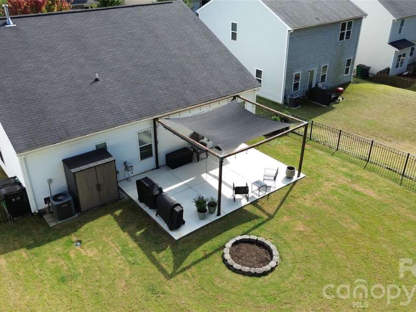 9012 Avery Meadows Drive, Charlotte, NC 28216.  MLS# CAR4426885, YatesRealty ID 57018. 