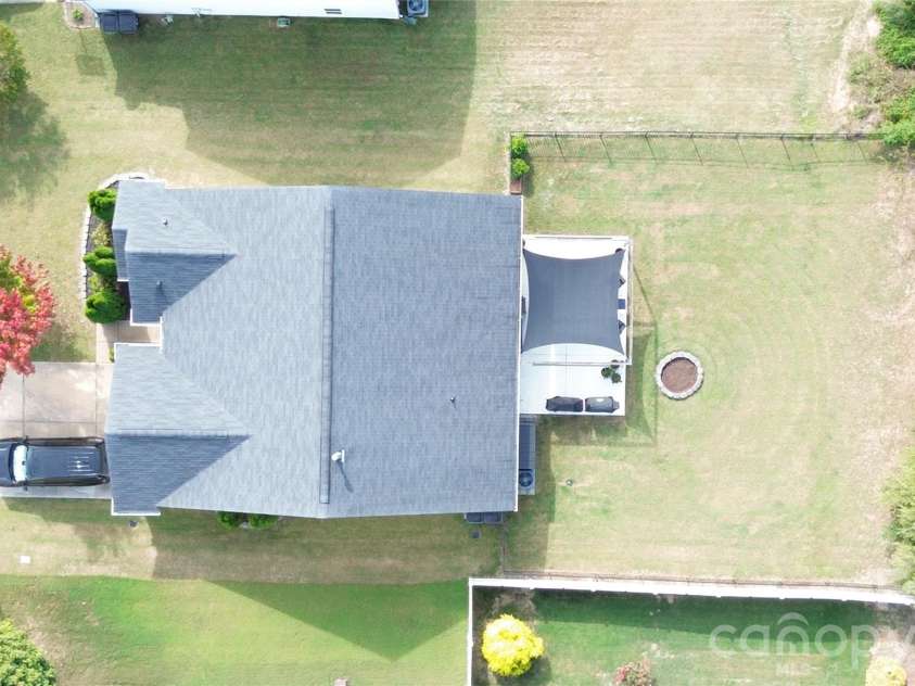 9012 Avery Meadows Drive, Charlotte, NC 28216.  MLS# CAR4426885, YatesRealty ID 57018. 
