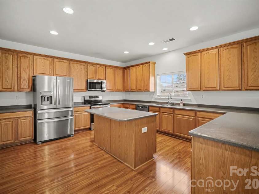 10033 Markus Drive, Mint Hill, NC 28227.  MLS# CAR4417733, YatesRealty ID 57020. 