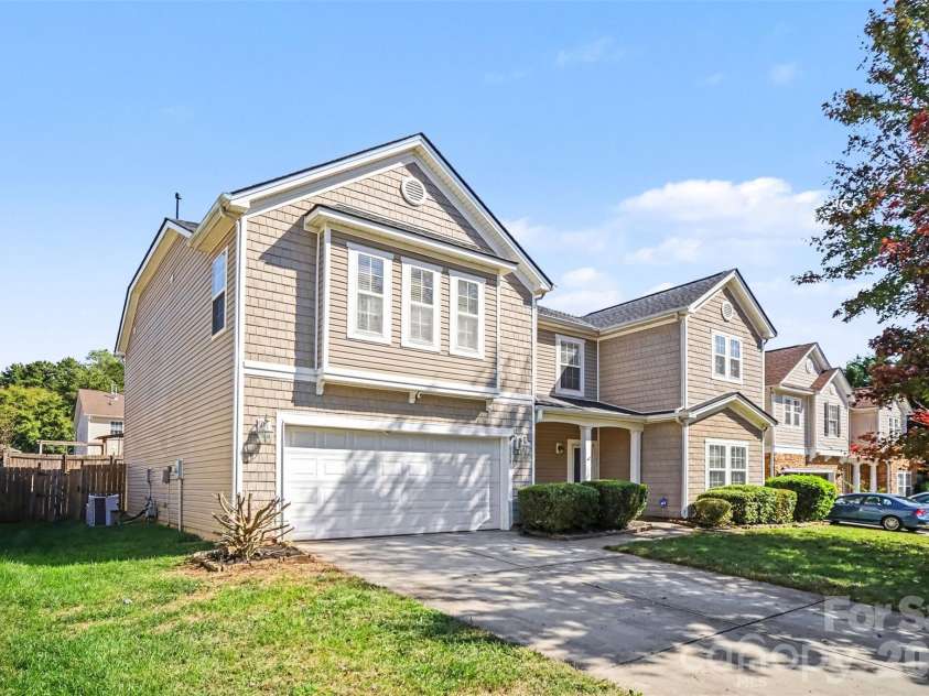 10033 Markus Drive, Mint Hill, NC 28227.  MLS# CAR4417733, YatesRealty ID 57020. 