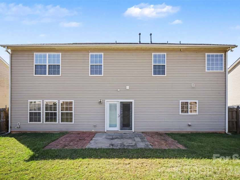 10033 Markus Drive, Mint Hill, NC 28227.  MLS# CAR4417733, YatesRealty ID 57020. 
