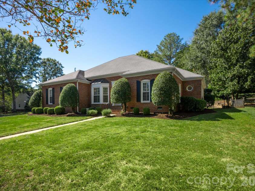9330 Elverson Drive, Charlotte, NC 28277.  MLS# CAR4423306, YatesRealty ID 57021. 