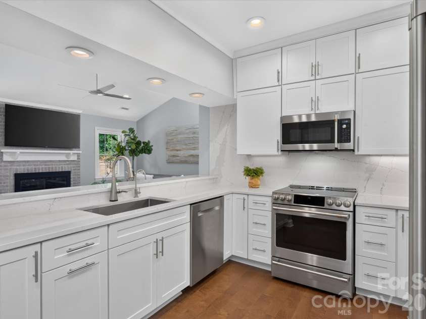 9330 Elverson Drive, Charlotte, NC 28277.  MLS# CAR4423306, YatesRealty ID 57021. 