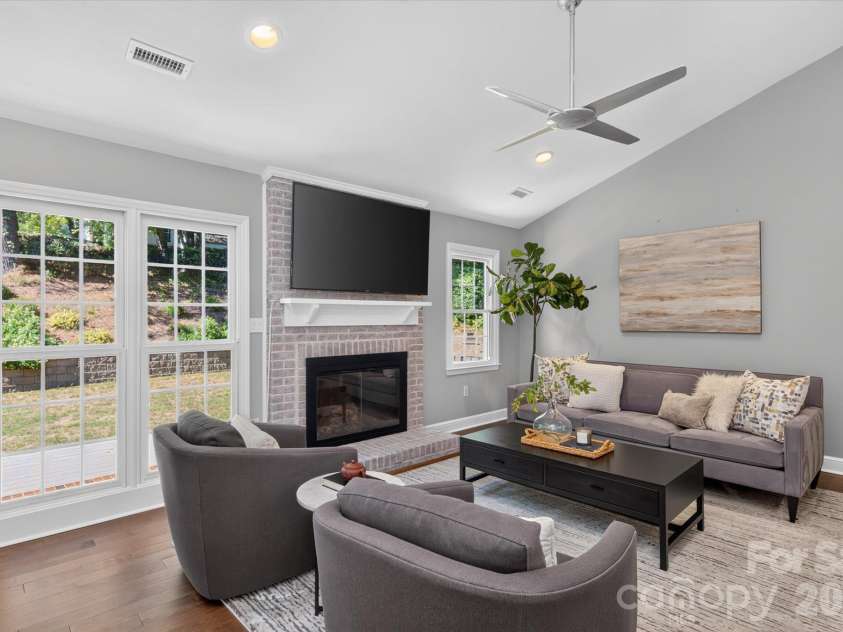9330 Elverson Drive, Charlotte, NC 28277.  MLS# CAR4423306, YatesRealty ID 57021. 