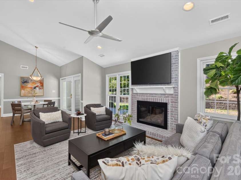 9330 Elverson Drive, Charlotte, NC 28277.  MLS# CAR4423306, YatesRealty ID 57021. 