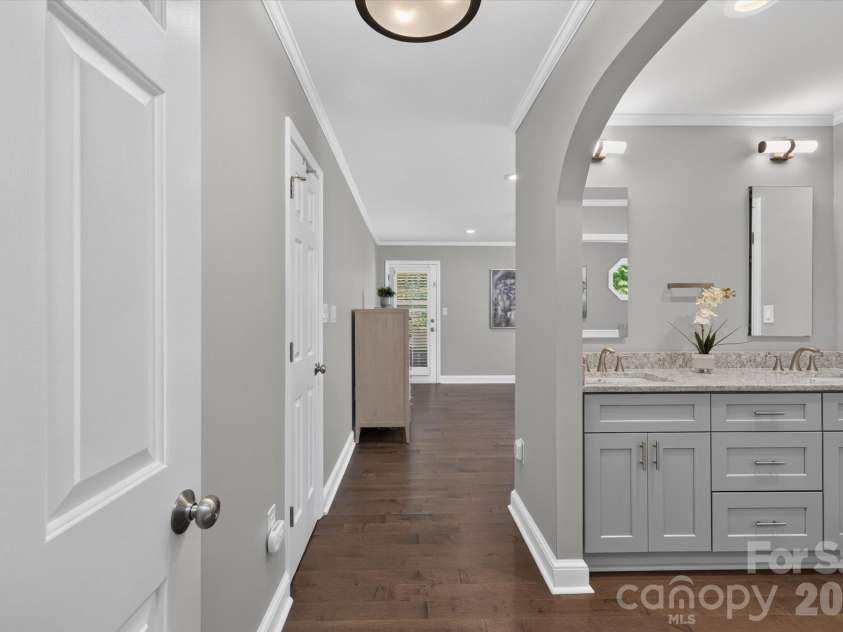 9330 Elverson Drive, Charlotte, NC 28277.  MLS# CAR4423306, YatesRealty ID 57021. 