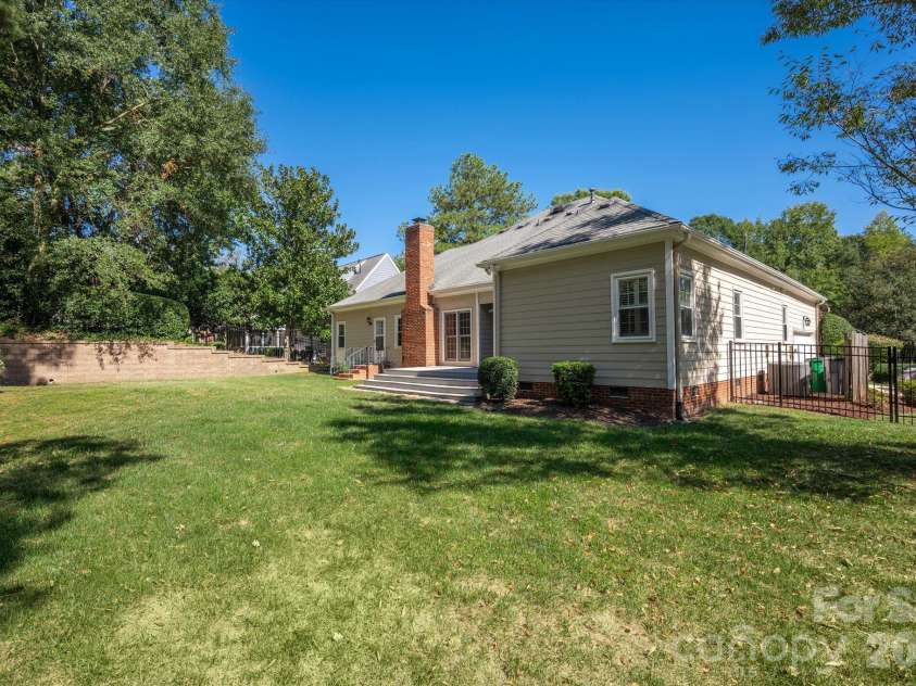 9330 Elverson Drive, Charlotte, NC 28277.  MLS# CAR4423306, YatesRealty ID 57021. 