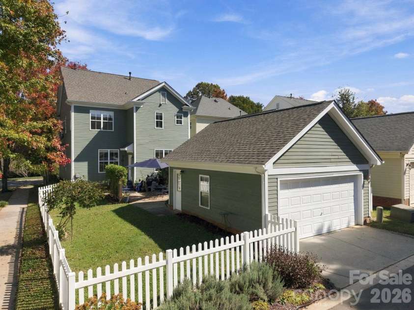 15419 Shinner Drive, Huntersville, NC 28078.  MLS# CAR4435037, YatesRealty ID 57028. 