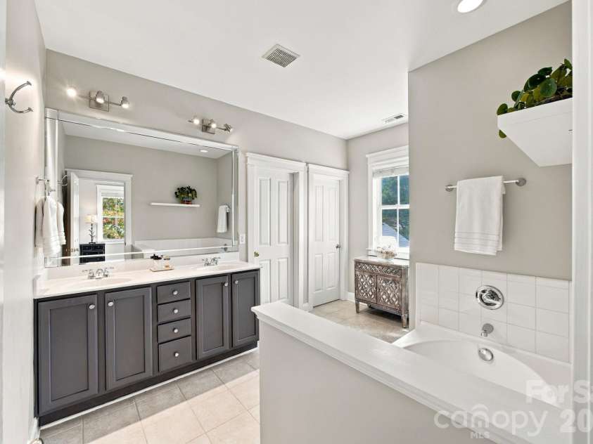 15419 Shinner Drive, Huntersville, NC 28078.  MLS# CAR4435037, YatesRealty ID 57028. 