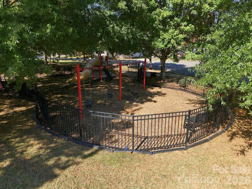 15419 Shinner Drive, Huntersville, NC 28078.  MLS# CAR4435037, YatesRealty ID 57028. 