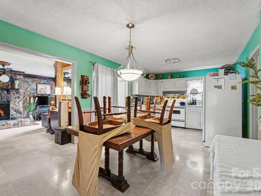 4206 Tipperary Place, Charlotte, NC 28215.  MLS# CAR4335299, YatesRealty ID 5703. 