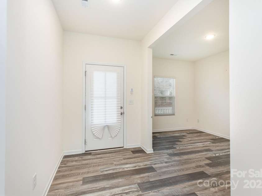 8915 Myra Way, Charlotte, NC 28215.  MLS# CAR4233876, YatesRealty ID 5703. 