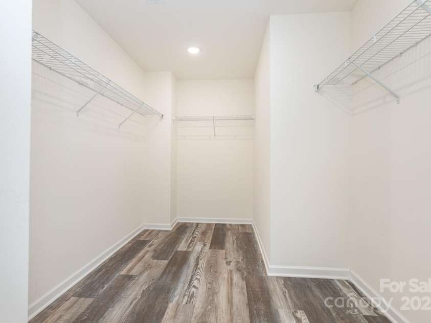 8915 Myra Way, Charlotte, NC 28215.  MLS# CAR4233876, YatesRealty ID 5703. 