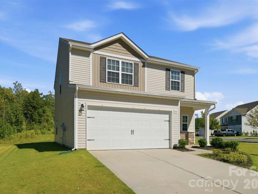 5335 Upton Place, Charlotte, NC 28215.  MLS# CAR4434223, YatesRealty ID 57034. 