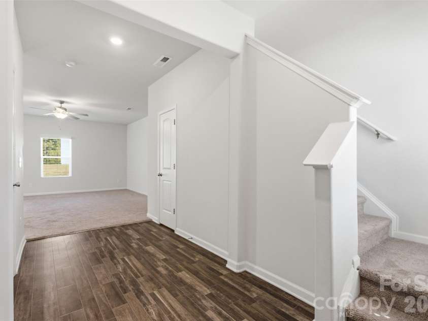 5335 Upton Place, Charlotte, NC 28215.  MLS# CAR4434223, YatesRealty ID 57034. 