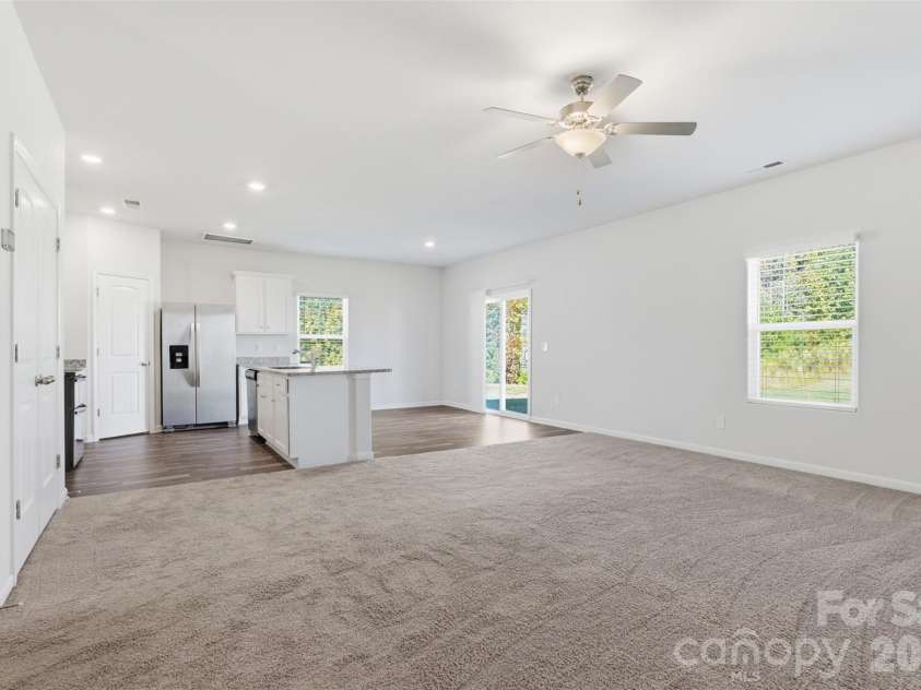 5335 Upton Place, Charlotte, NC 28215.  MLS# CAR4434223, YatesRealty ID 57034. 