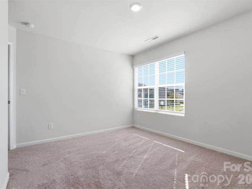 5335 Upton Place, Charlotte, NC 28215.  MLS# CAR4434223, YatesRealty ID 57034. 
