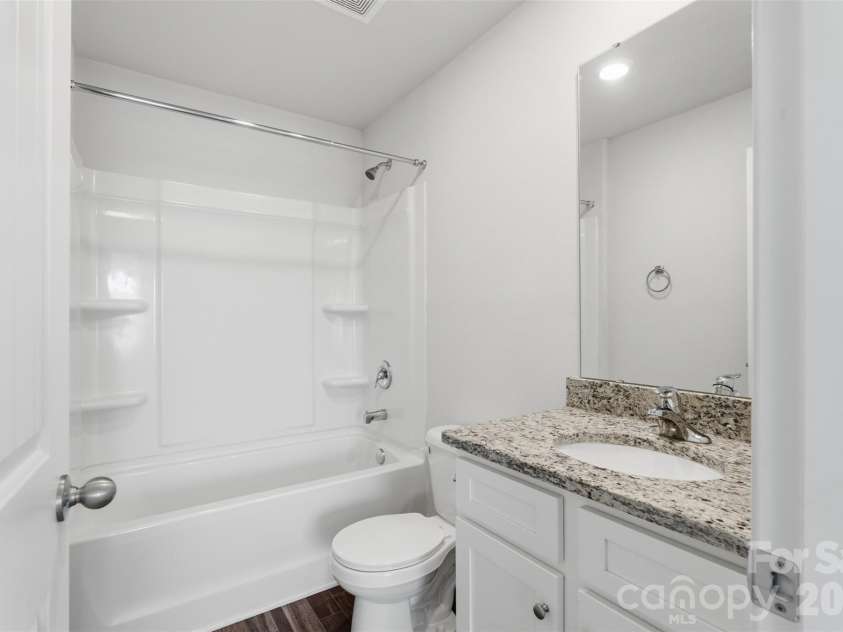 5335 Upton Place, Charlotte, NC 28215.  MLS# CAR4434223, YatesRealty ID 57034. 