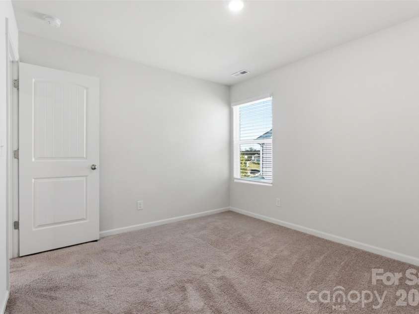 5335 Upton Place, Charlotte, NC 28215.  MLS# CAR4434223, YatesRealty ID 57034. 