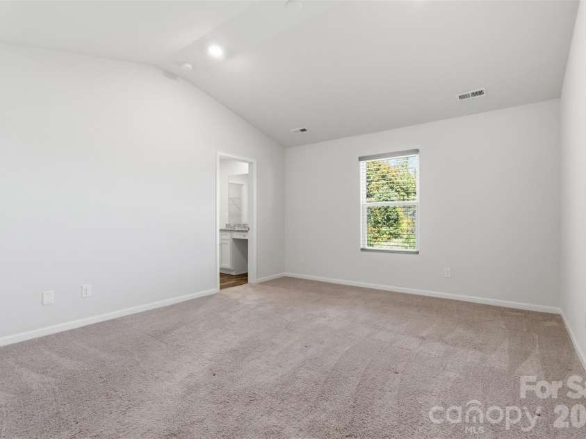 5335 Upton Place, Charlotte, NC 28215.  MLS# CAR4434223, YatesRealty ID 57034. 
