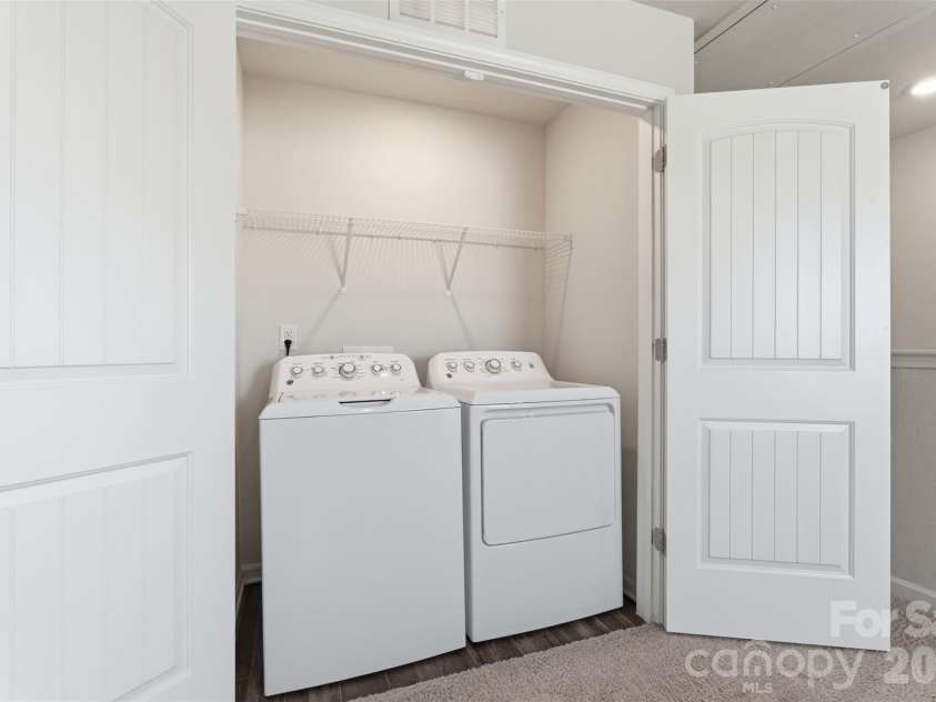 5335 Upton Place, Charlotte, NC 28215.  MLS# CAR4434223, YatesRealty ID 57034. 
