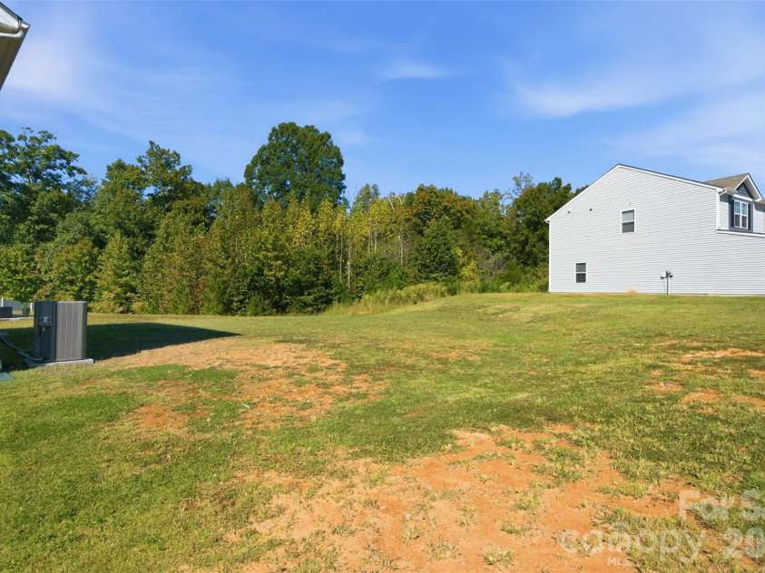 5335 Upton Place, Charlotte, NC 28215.  MLS# CAR4434223, YatesRealty ID 57034. 