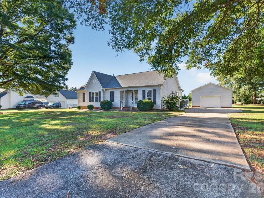 2035 Cardinal Hill Drive, Rock Hill, SC 29732.  MLS# CAR4434799, YatesRealty ID 57037. 