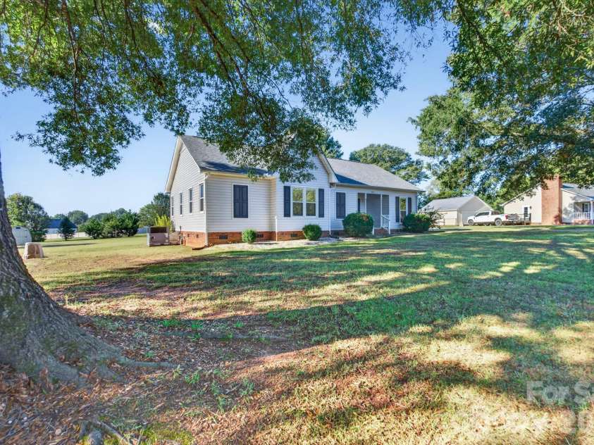 2035 Cardinal Hill Drive, Rock Hill, SC 29732.  MLS# CAR4434799, YatesRealty ID 57037. 