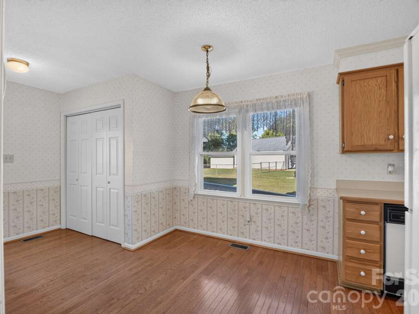 2035 Cardinal Hill Drive, Rock Hill, SC 29732.  MLS# CAR4434799, YatesRealty ID 57037. Breakfast Area