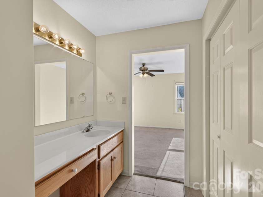 2035 Cardinal Hill Drive, Rock Hill, SC 29732.  MLS# CAR4434799, YatesRealty ID 57037. Primary Bath