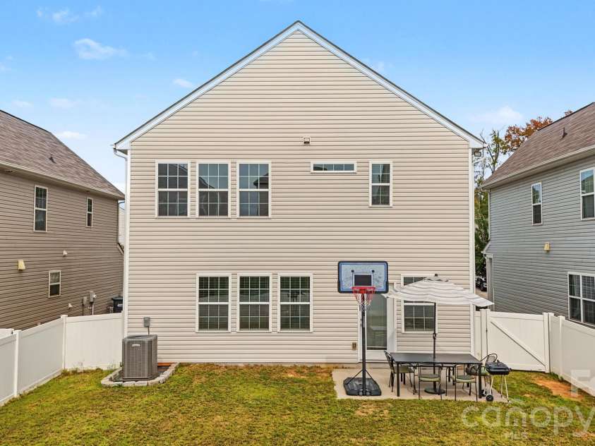 1122 Loggerhead Drive, Lancaster, SC 29720.  MLS# CAR4435238, YatesRealty ID 57038. 