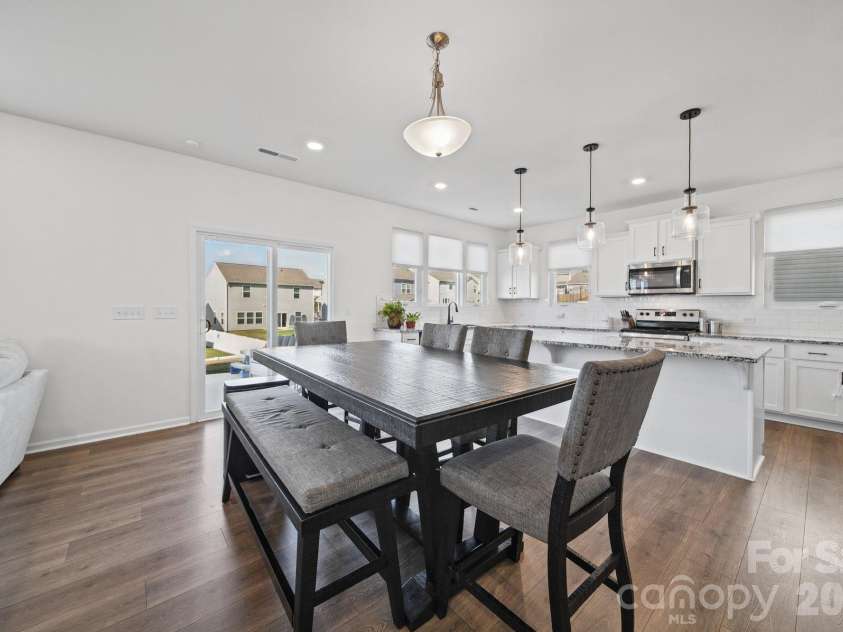 6332 Rocky Wagon Lane, Concord, NC 28025.  MLS# CAR4426776, YatesRealty ID 57039. Eat-in Kitchen space