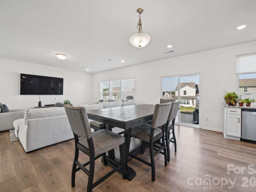 6332 Rocky Wagon Lane, Concord, NC 28025.  MLS# CAR4426776, YatesRealty ID 57039. Eat-in Kitchen space