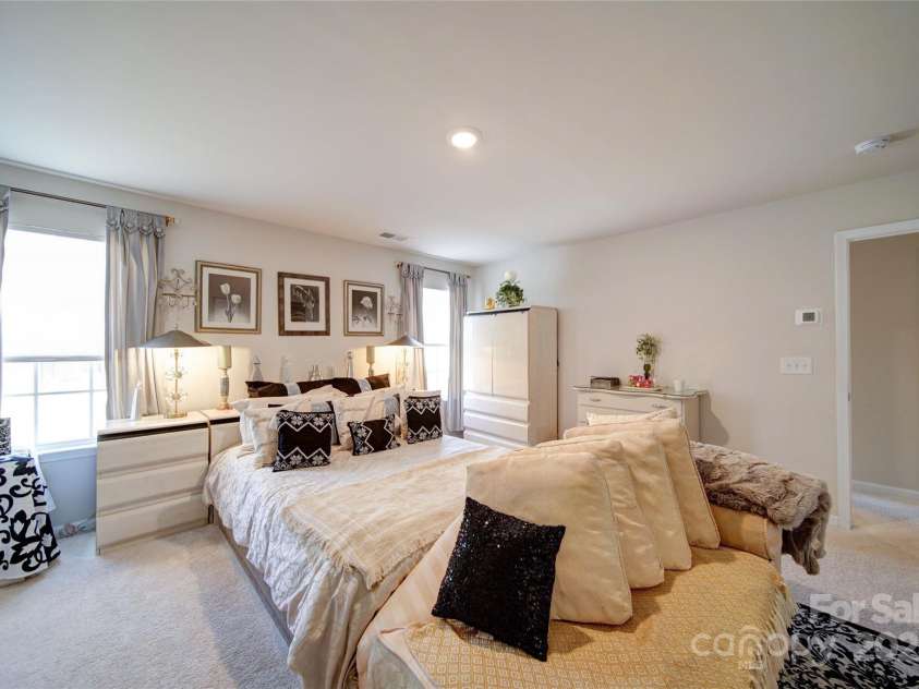 15308 Lake Ridge Road, Charlotte, NC 28278.  MLS# CAR4234379, YatesRealty ID 5704. Master Bedroom