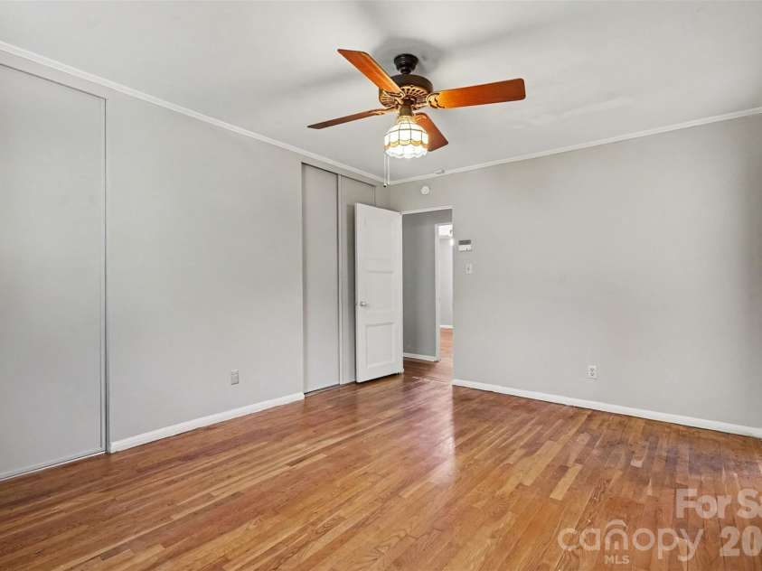 708 Montford Drive, Charlotte, NC 28209.  MLS# CAR4433725, YatesRealty ID 57040. Bedroom