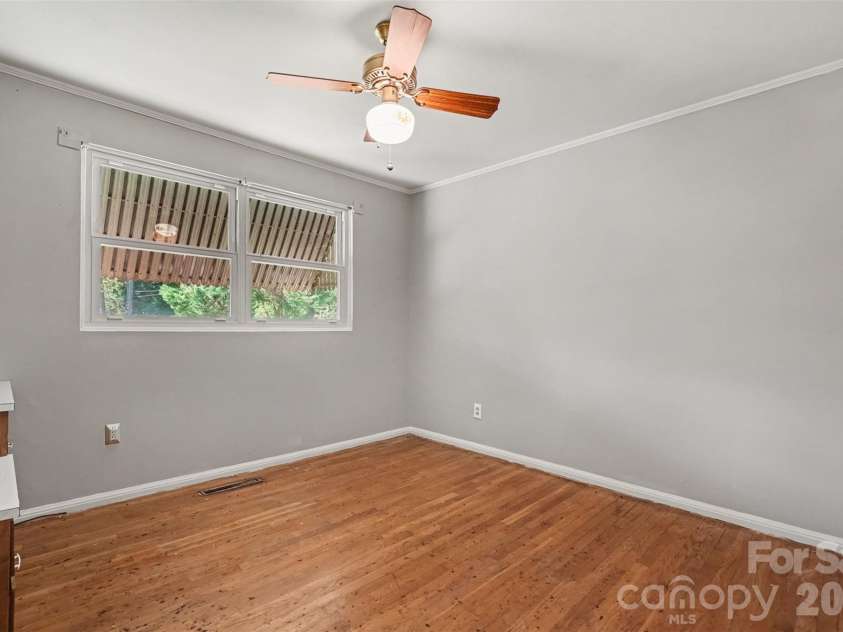 708 Montford Drive, Charlotte, NC 28209.  MLS# CAR4433725, YatesRealty ID 57040. Bedroom