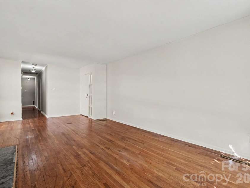 708 Montford Drive, Charlotte, NC 28209.  MLS# CAR4433725, YatesRealty ID 57040. Living Room