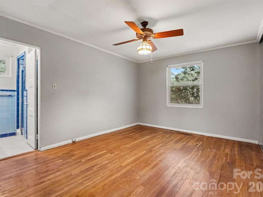 708 Montford Drive, Charlotte, NC 28209.  MLS# CAR4433725, YatesRealty ID 57040. Primary Bedroom