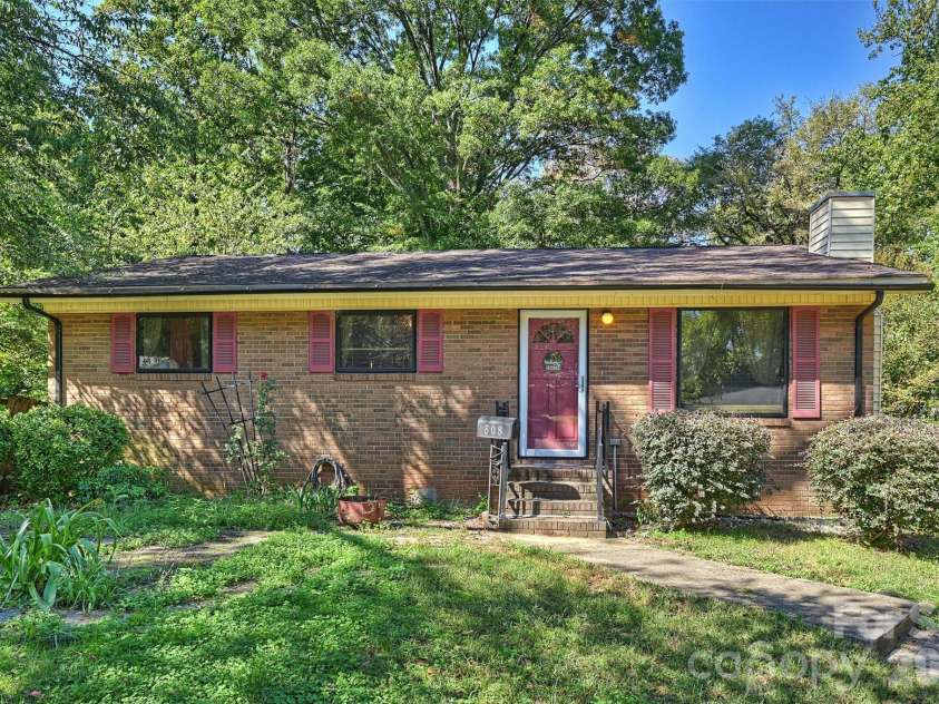 808 Davenport Street, Charlotte, NC 28208.  MLS# CAR4430283, YatesRealty ID 57042. 