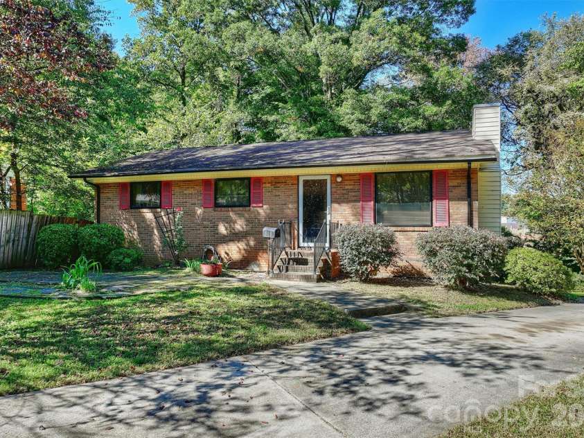 808 Davenport Street, Charlotte, NC 28208.  MLS# CAR4430283, YatesRealty ID 57042. 