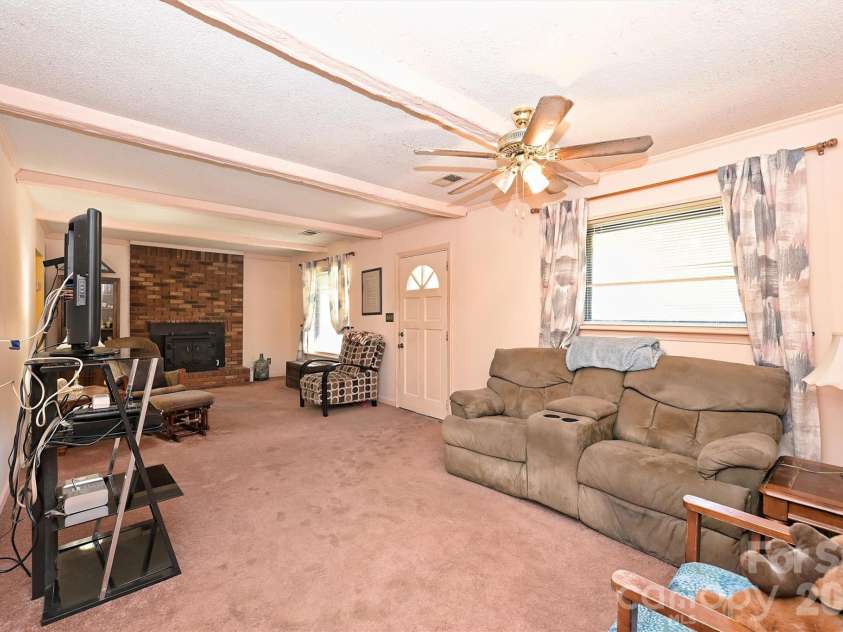 808 Davenport Street, Charlotte, NC 28208.  MLS# CAR4430283, YatesRealty ID 57042. 