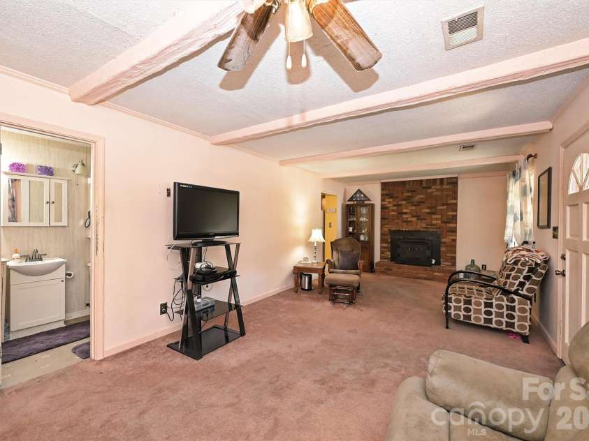 808 Davenport Street, Charlotte, NC 28208.  MLS# CAR4430283, YatesRealty ID 57042. 