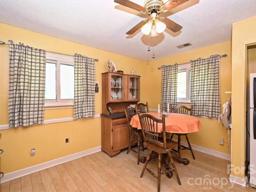 808 Davenport Street, Charlotte, NC 28208.  MLS# CAR4430283, YatesRealty ID 57042. 