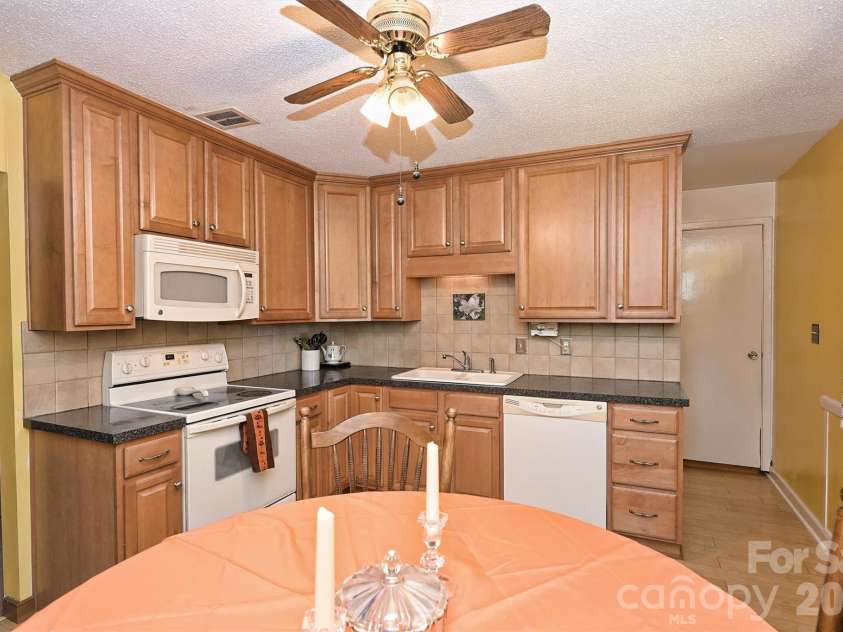 808 Davenport Street, Charlotte, NC 28208.  MLS# CAR4430283, YatesRealty ID 57042. 