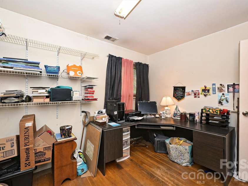 808 Davenport Street, Charlotte, NC 28208.  MLS# CAR4430283, YatesRealty ID 57042. 