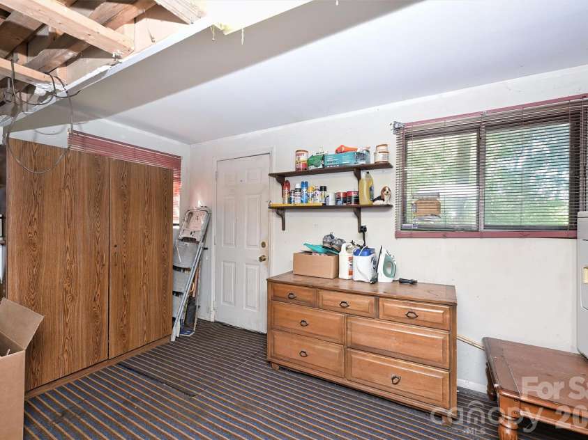 808 Davenport Street, Charlotte, NC 28208.  MLS# CAR4430283, YatesRealty ID 57042. 