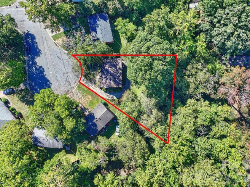 808 Davenport Street, Charlotte, NC 28208.  MLS# CAR4430283, YatesRealty ID 57042. 